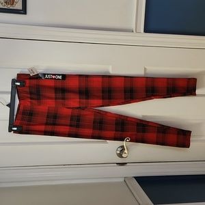 NWT red and black plaid leggings size M